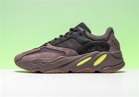 Release date. . Yeezy 700 mauves
